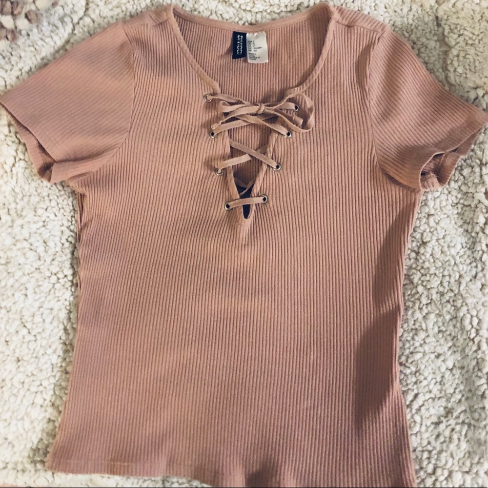 H&M DIVIDED lace up crop vneck